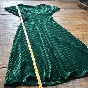 Alexia Admor | Dresses | Alexia Admor Dark Green Pleated Maxi Dress |  Poshmark